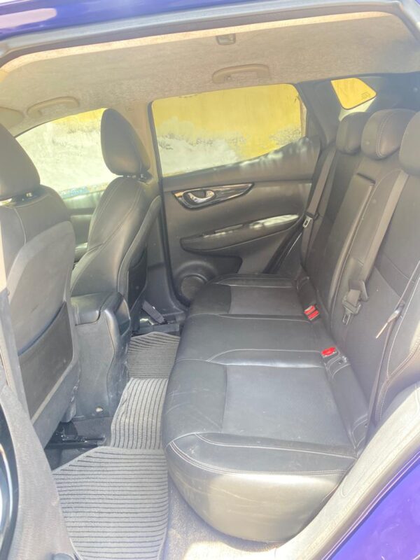 Nissan Qashqai toute option essence modèle août 2018, 32000Km prix de ventre 2 650 000FDJ