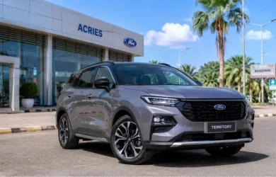 Ford Territory 2026 à Djibouti gris cactus garé devant le showroom Acries avec jantes alliage 19 pouces et phares LED